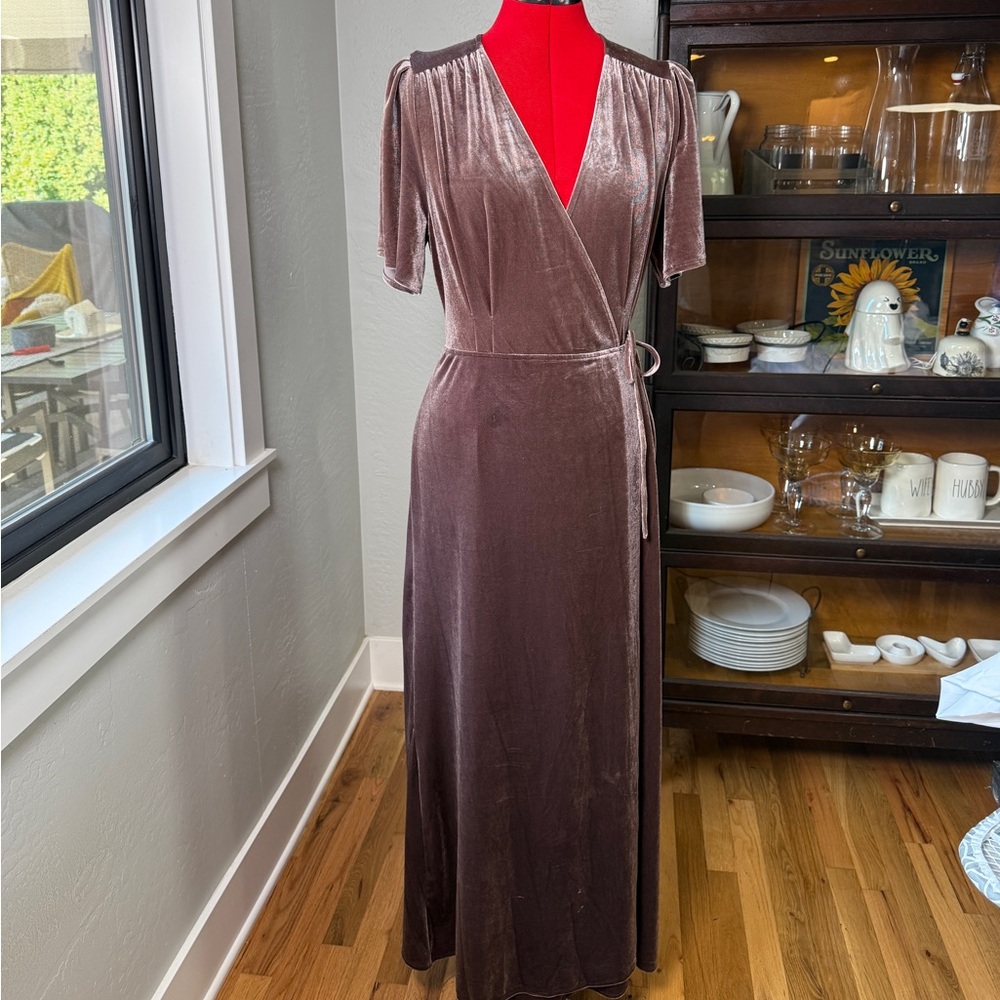 All in Favor Brown Velvet Wrap Maxi Dress Short Sleeve Size Large
